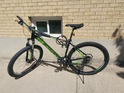 Schwinn boundary 29 7-speed bike