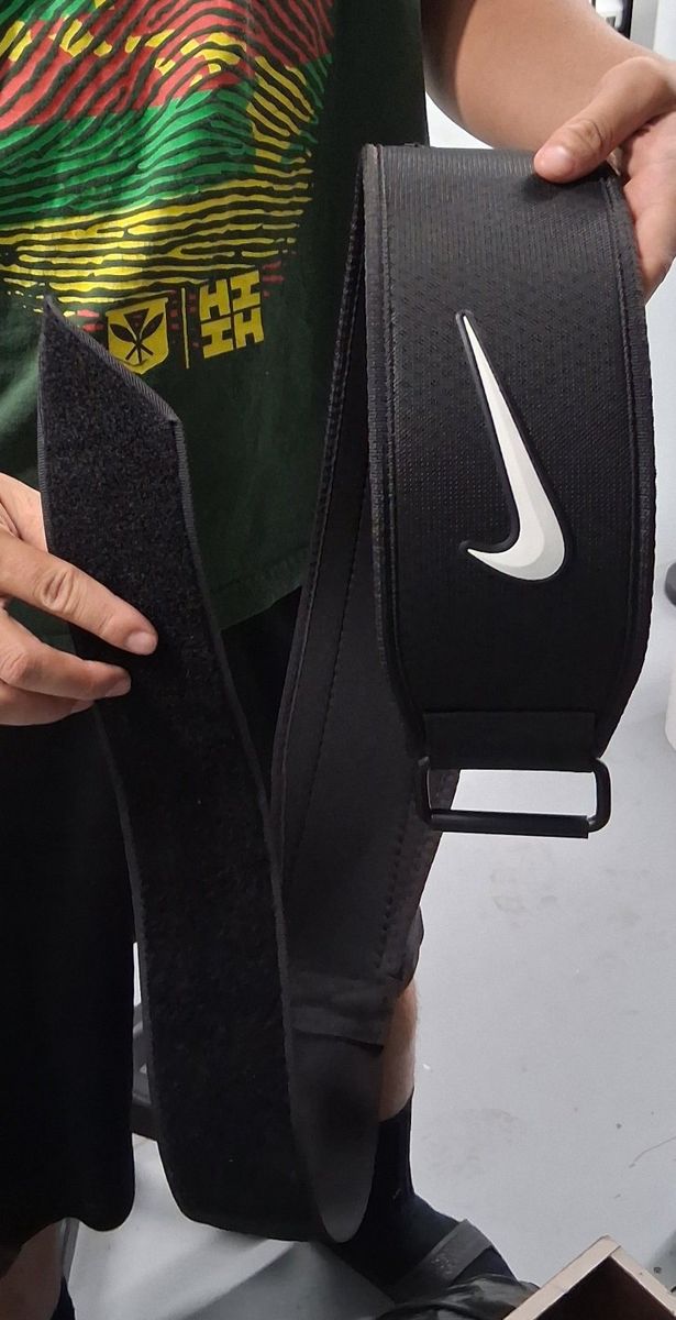 Nike Black Weightlifting Fitness Training Belt with Velcro Closure