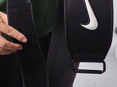 Nike Black Weightlifting Fitness Training Belt with Velcro Closure