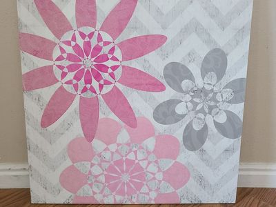 24" Square Flower Burst Wall Art