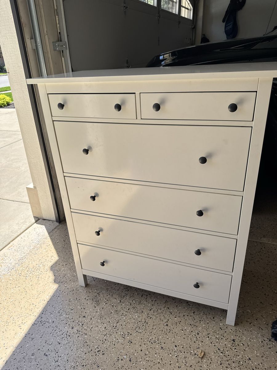 Like New IKEA Hemnes Dresser!!