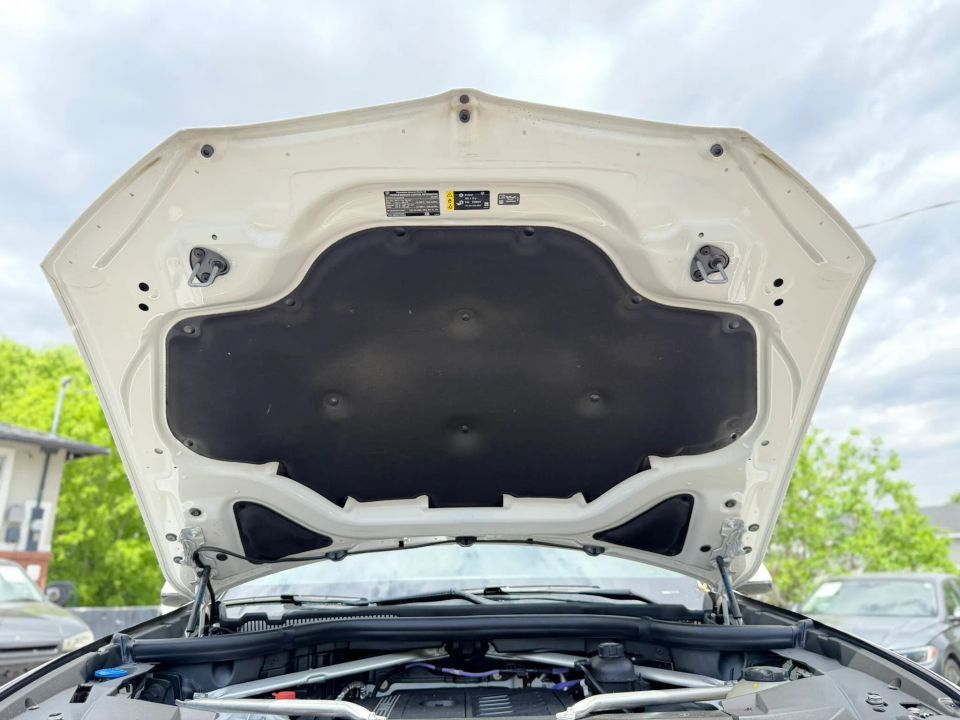 Main image 3