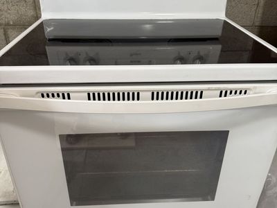 Whirlpool Electric Range White Glass Top Oven Stove