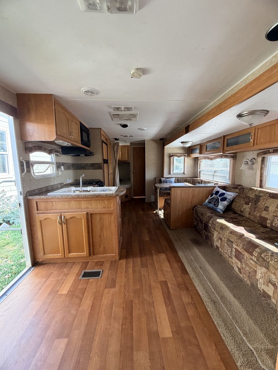 2008 Gulf Stream Conquest 30' Travel Trailer Camper