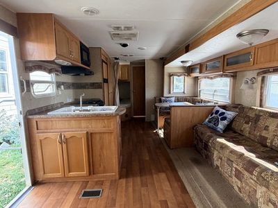2008 Gulf Stream Conquest 30' Travel Trailer Camper