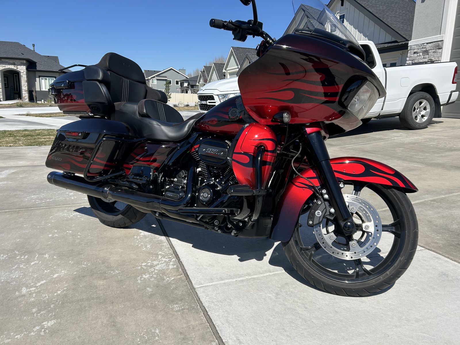 2022 Harley-Davidson CVO Road Glide Limited FLTRKSE, Dante's Red Fade.