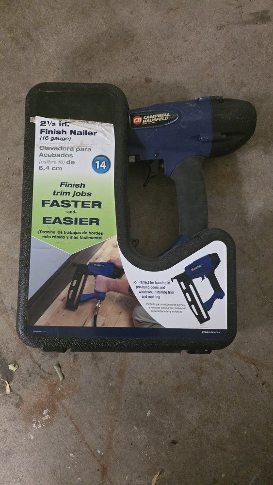 Campbell Hausfeld 2 1/2 in. 16-Gauge Finish Nailer with Carrying Case