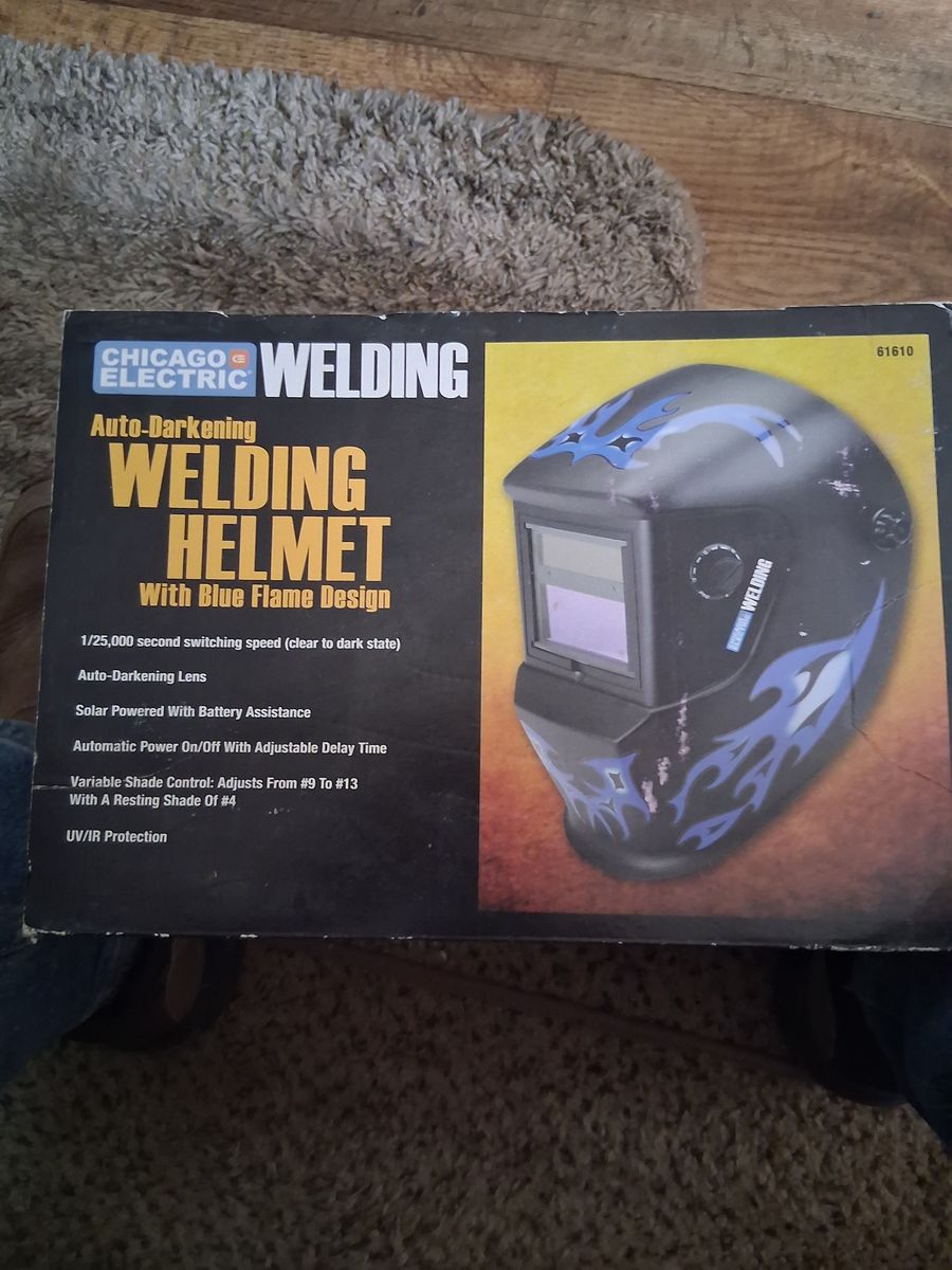 Welding helmet