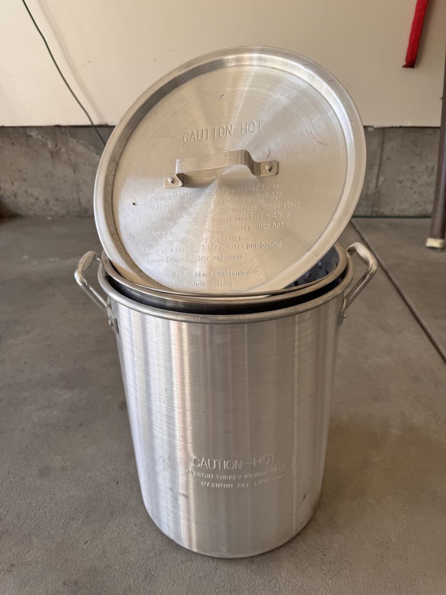 Turkey Fryer or Searfood Boil Stainless Steel Pot Never Used