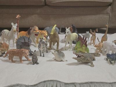 Huge Zoo Animal Figure Lot