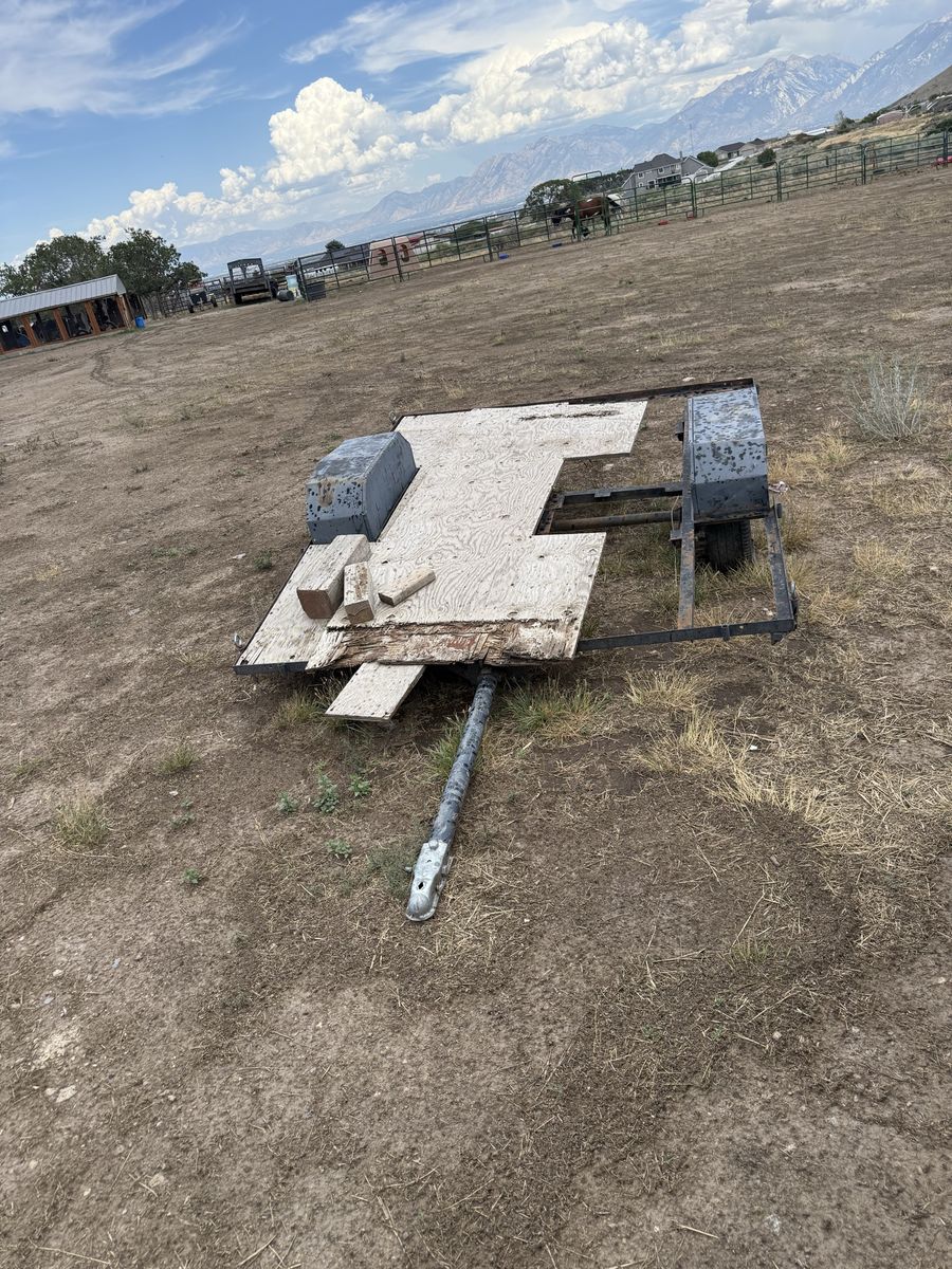 Utility Trailer Project For Parts or Repair