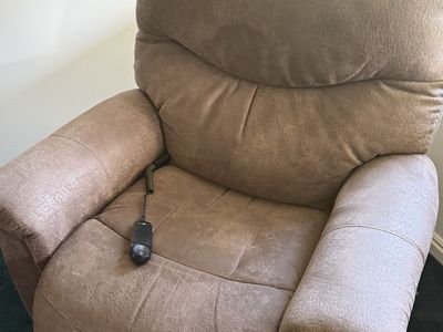 La-Z-Boy Power Lift Recliner Chair - Tan/Brown Fabric
