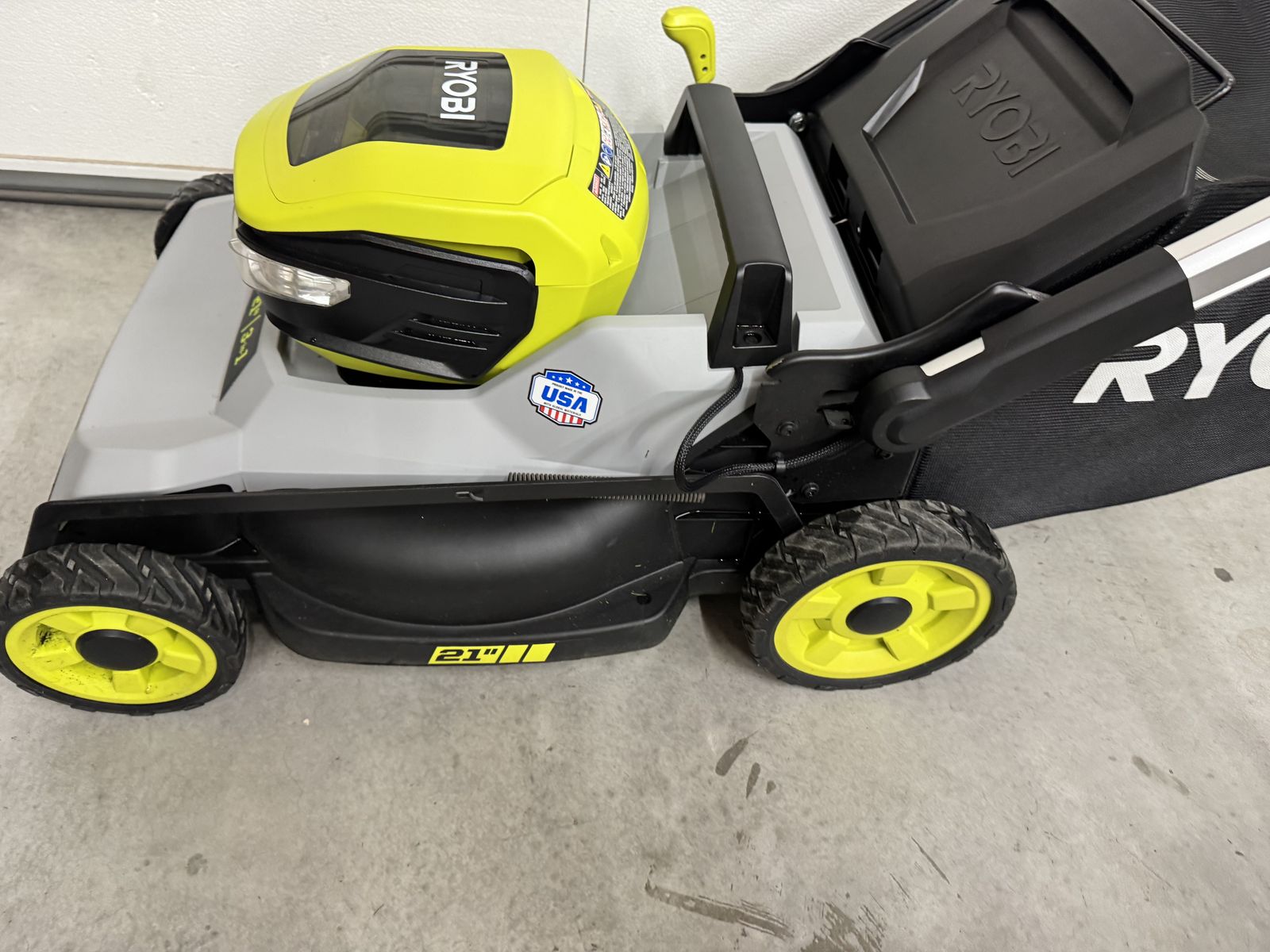 RYOBI 40V HP Brushless 21 in. Cordless Battery Walk Behind Self-Propelled Lawn Mower with (2) 6.0 Ah Batteries and Charger