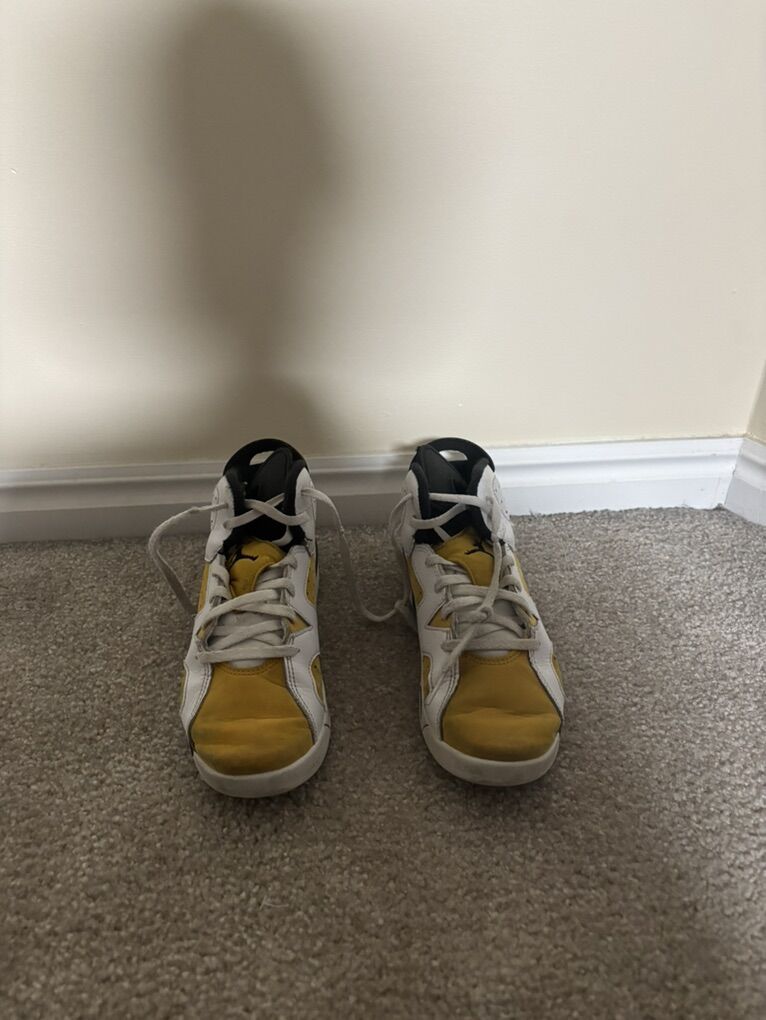 Air Jordan 1 Low “Taxi” 🟡️ Size 3Y