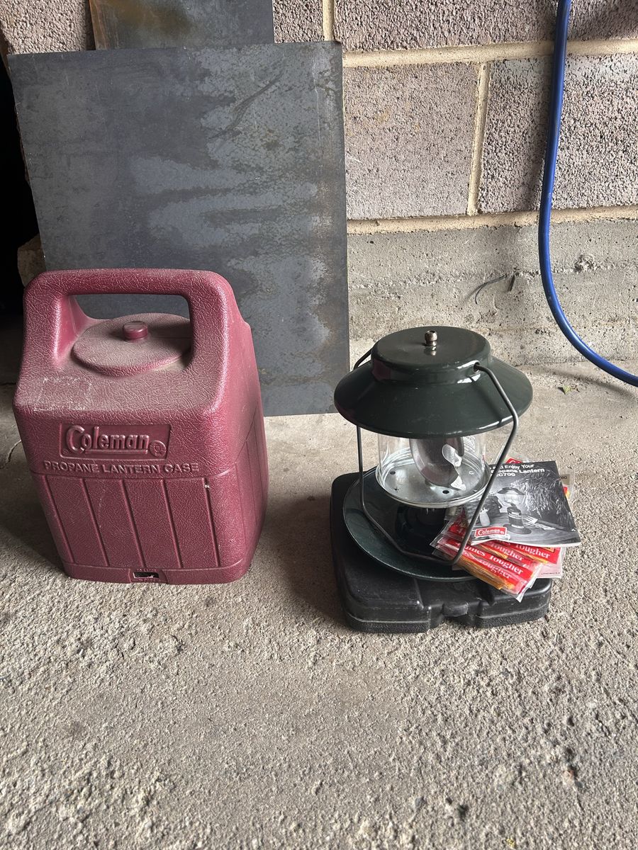 2 Coleman Propane Lanterns with Case & Extra Mantles - Camping/Outdoor Lighting