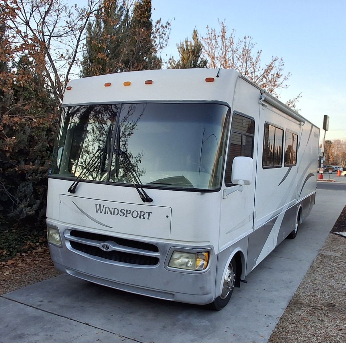 2003 4Winds Windsport 31' 67K Miles 6.8L V-10