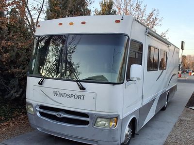 2003 4Winds Windsport 31' 67K Miles 6.8L V-10