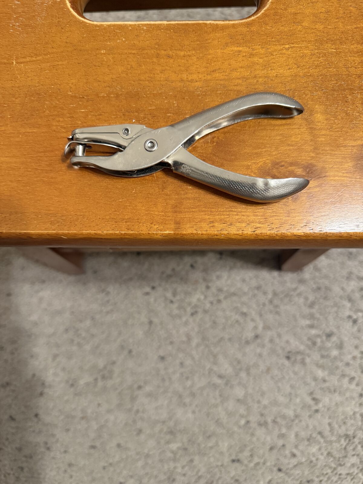 Single Hole Paper Punch