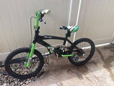 Surge 18 inch Boys BMX bike