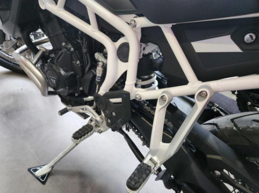 2025 Triumph Tiger 900 Rally Pro Matte Khaki Green / Matte Phantom Black