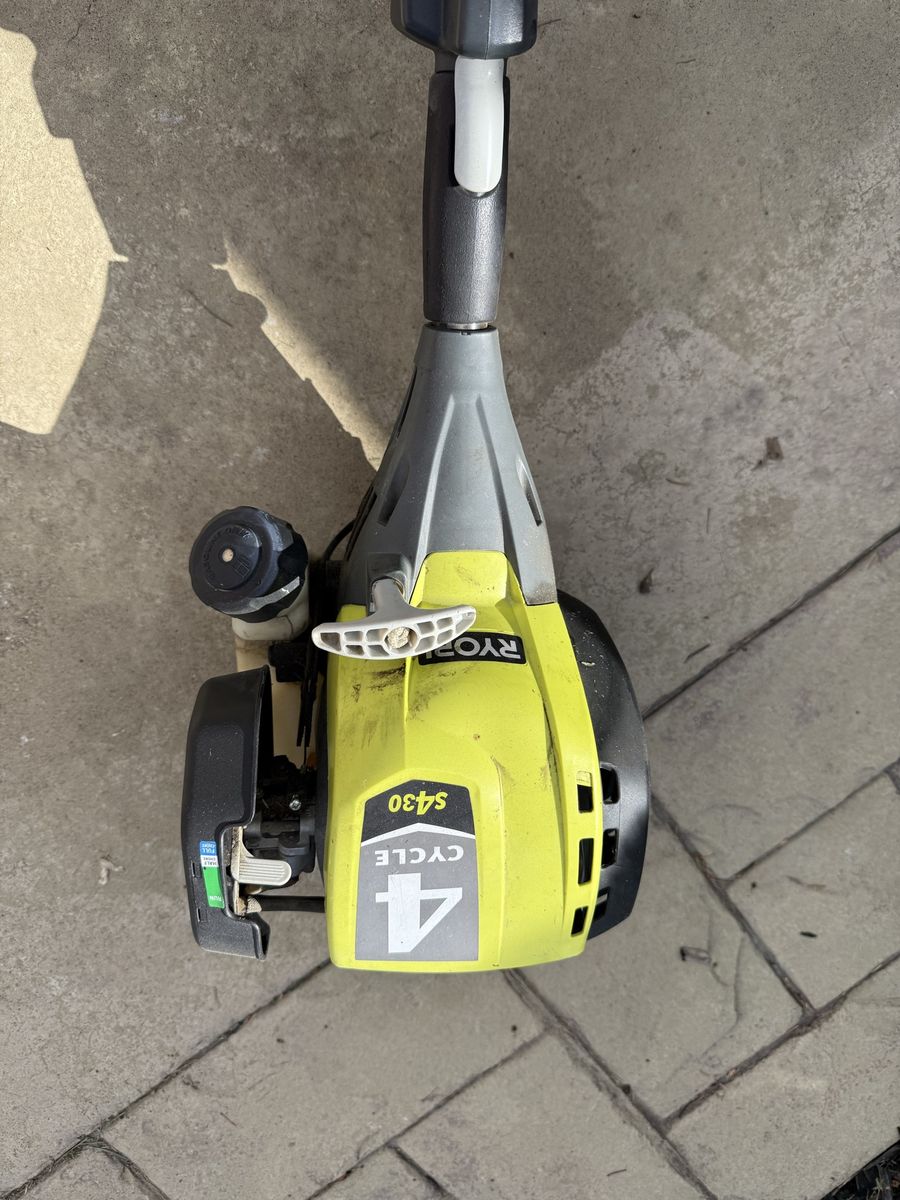 Ryobi Expand-It 4 Cycle String Trimmer + Attachments