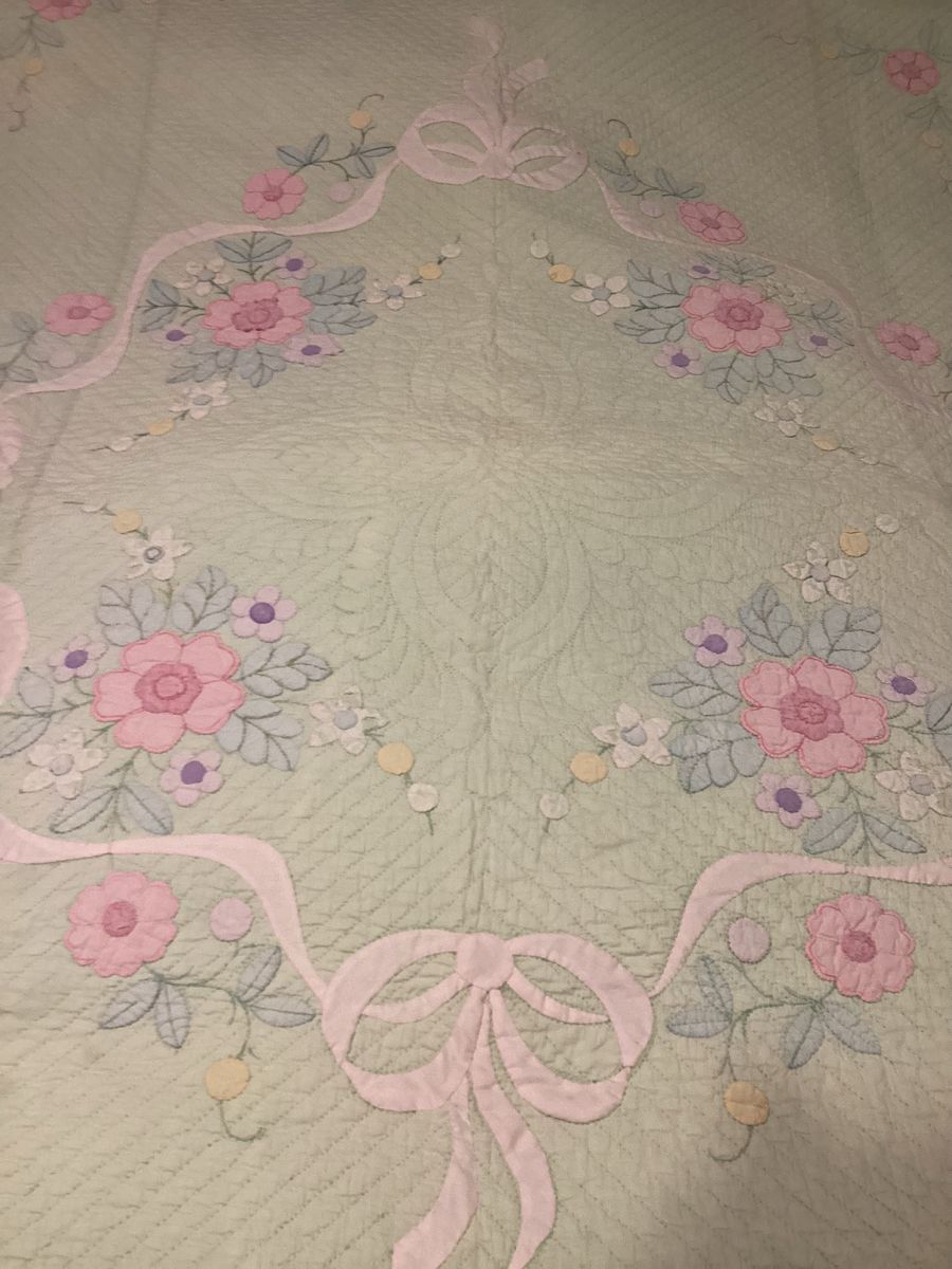 Antique Professional Hand Made Quilt