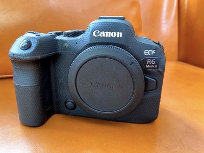 Canon r6 ii 1665$