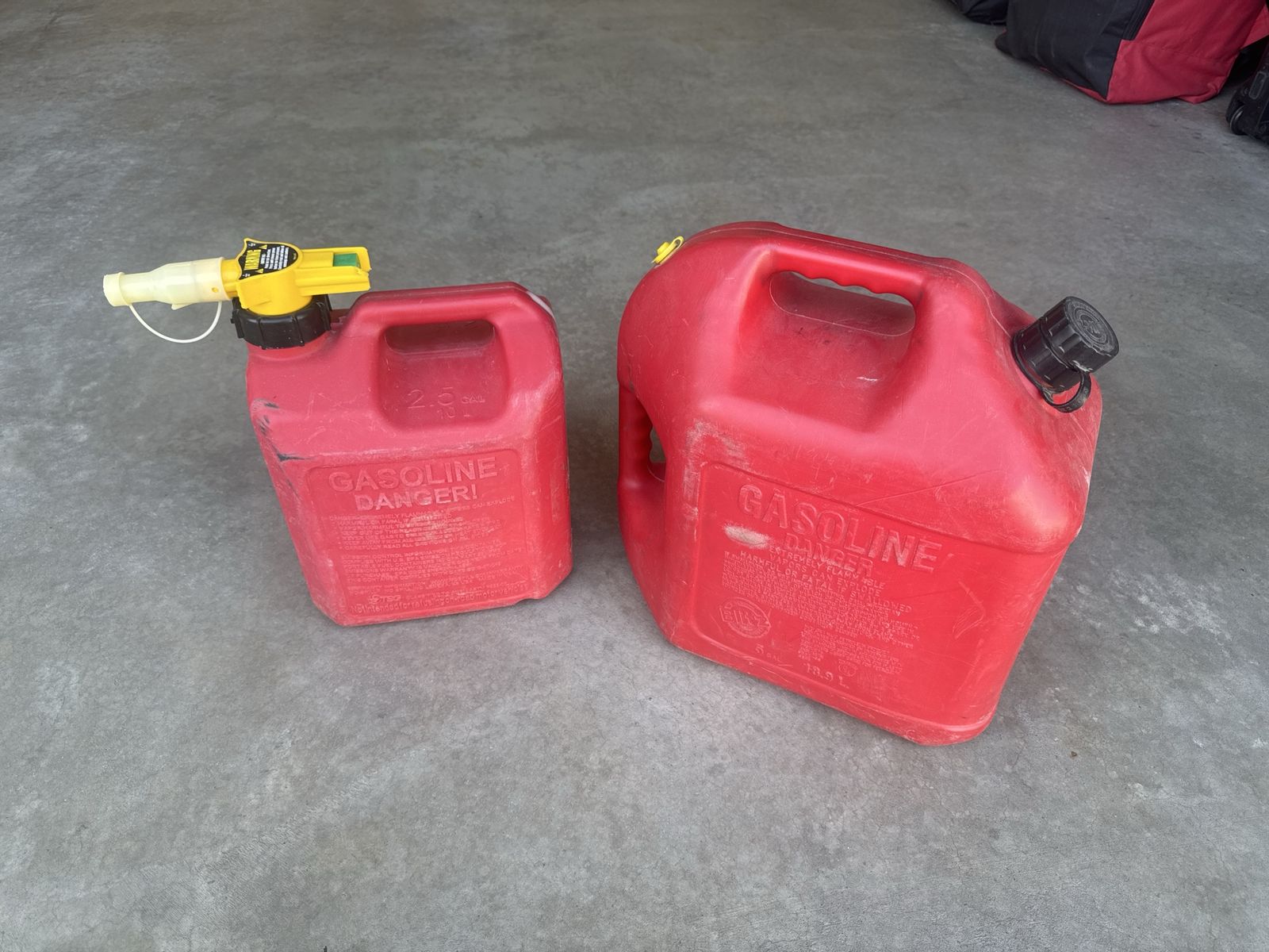 Blitz Red Plastic Gasoline Fuel Cans 1-2.5 Gallon & 1-5 Gallon)
