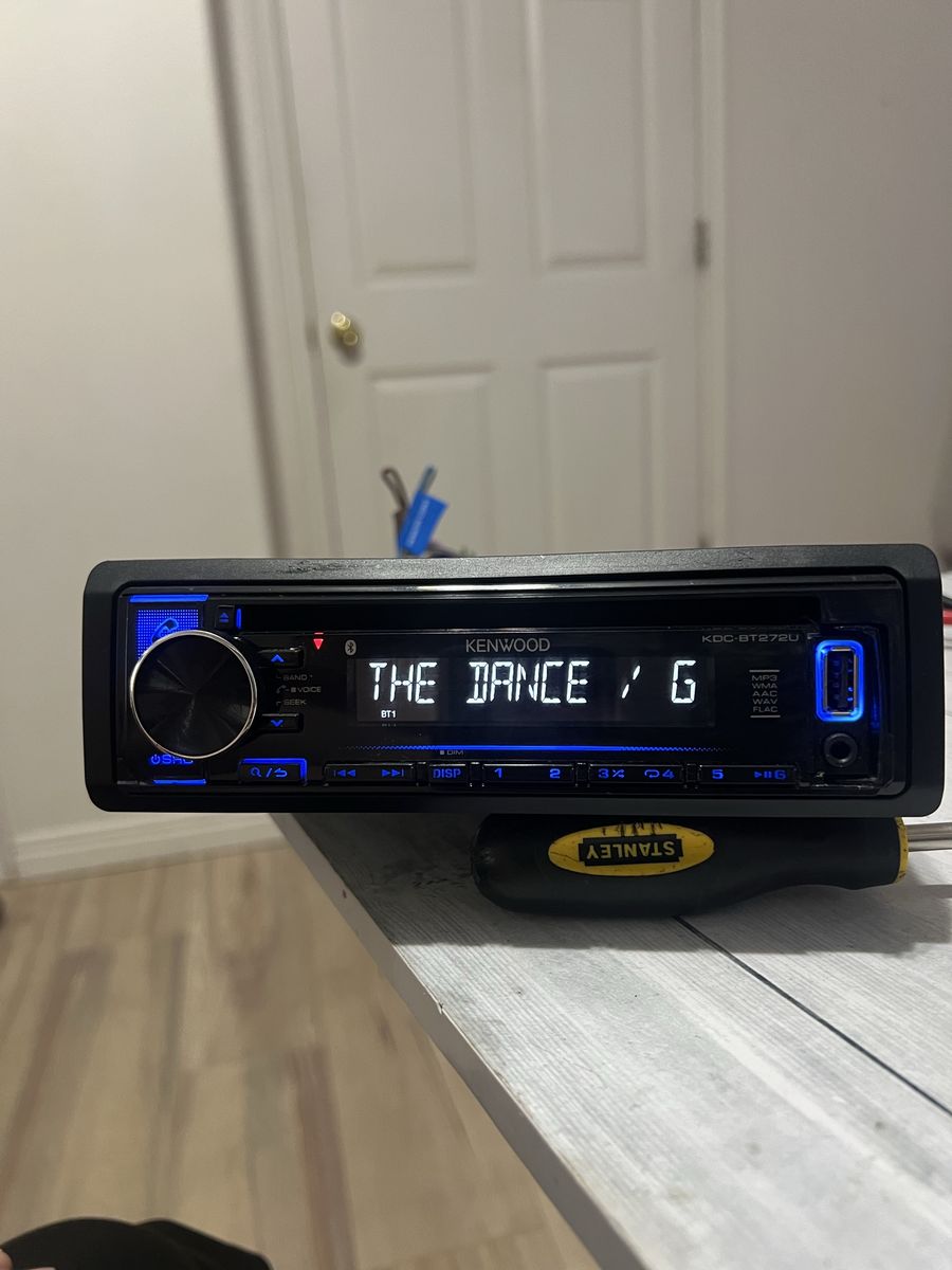 Kenwood  Stereo BLUETOOTH FM USB aux