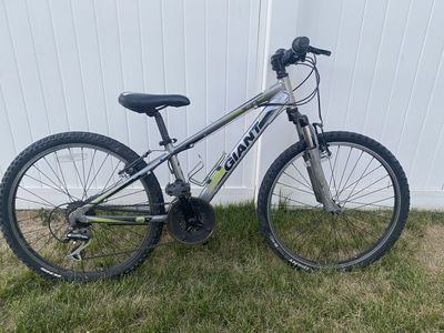24” wheeled Giant mountain bike