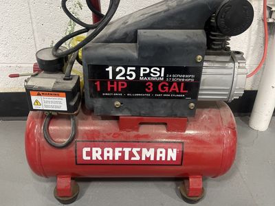 Nice 3 gal Craftsman air compressor