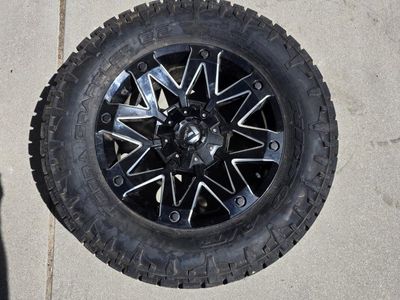 Fuel rim with Nitto Tire