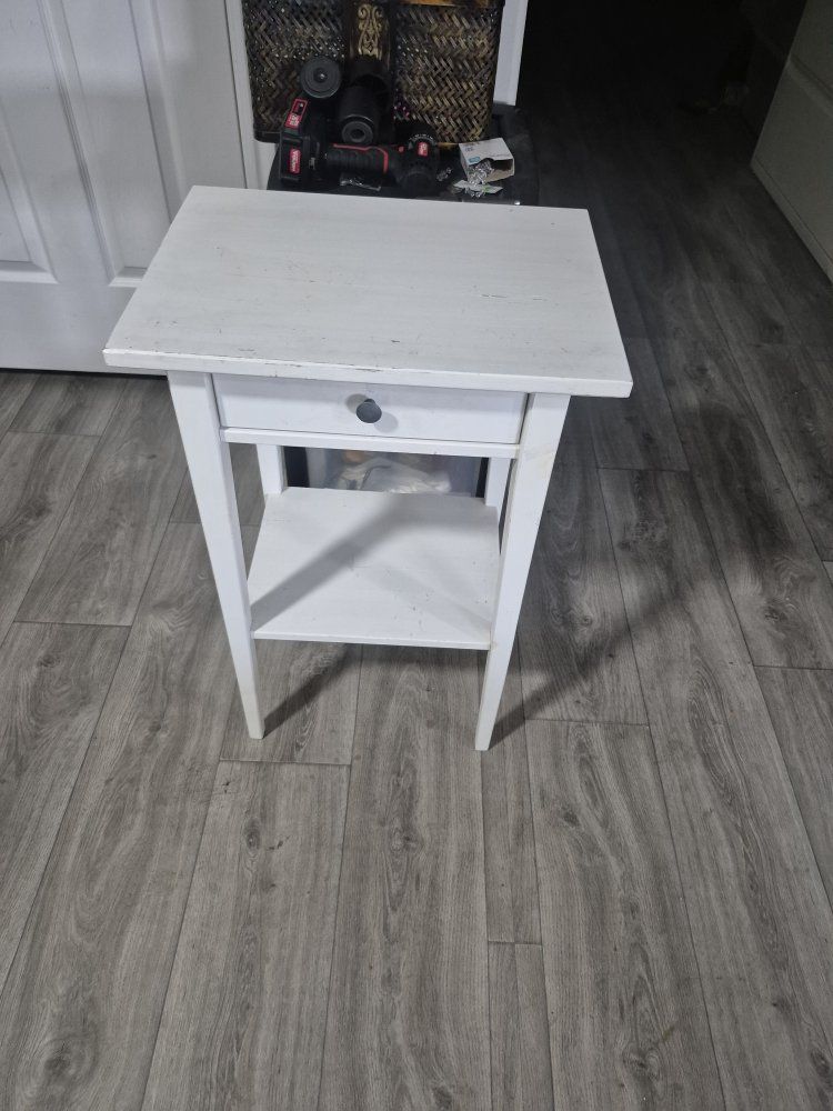 little stand