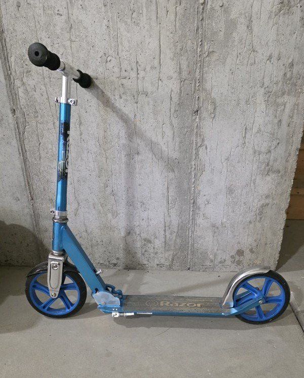 Razor scooter
