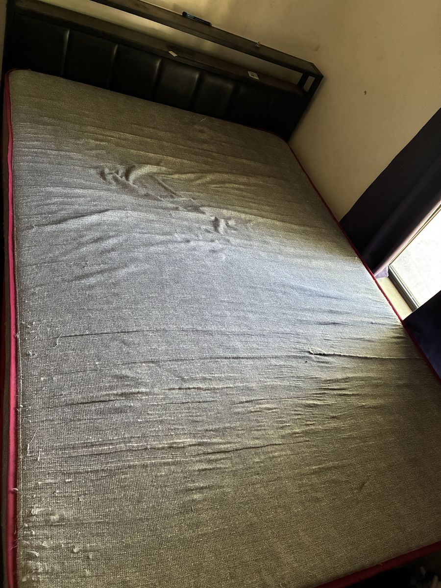 Black Tufted Headboard with Grey Texture 5 inch Mattress