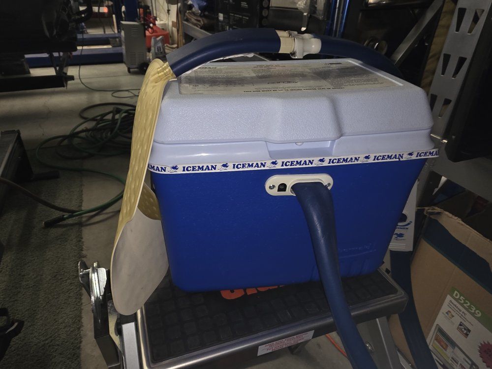 DonJoy Iceman Classic Cold Therapy System with Knee Pad for Post-Op Recovery
