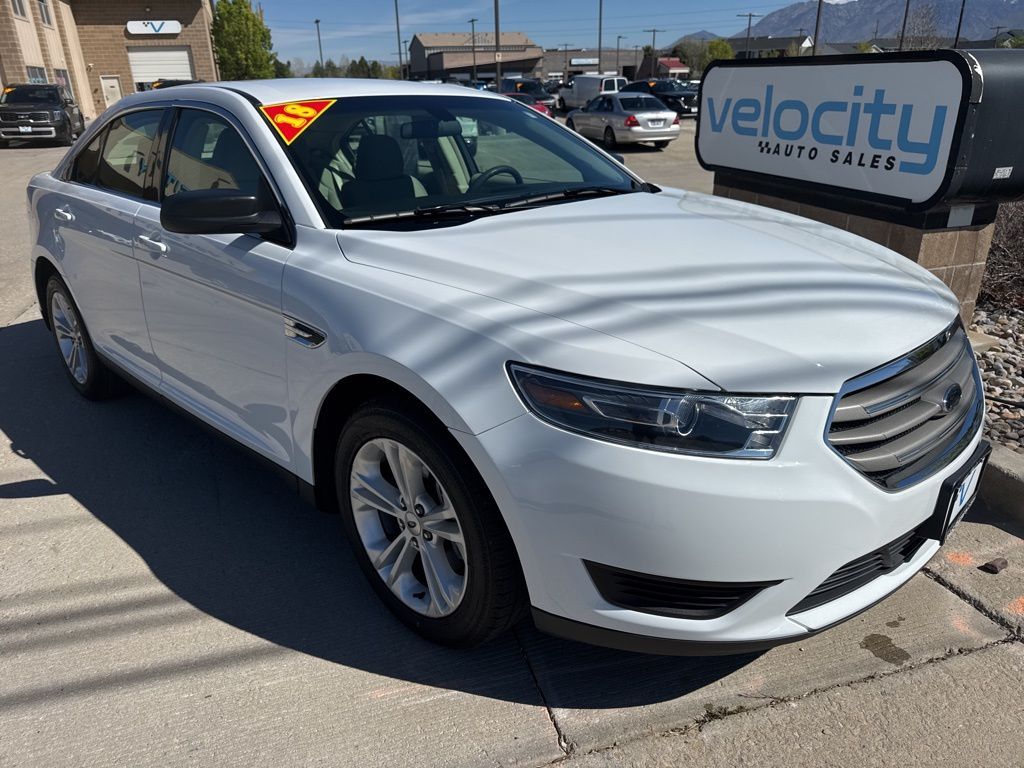 2018 Ford Taurus SE