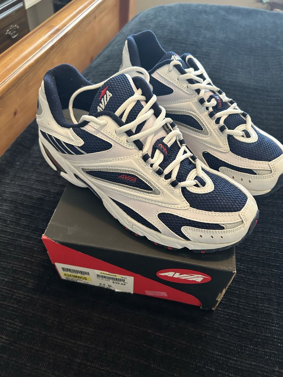 Avia men’s Running Shoes - White/Navy Blue, Size 9.5M, Brand New with Box