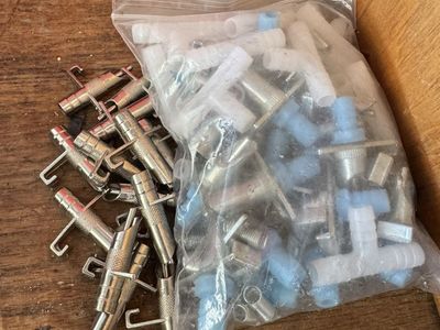 Rabbit chicken watering drip system nozzles