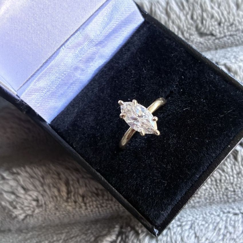 Elegant Marquise Cut Diamond Engagement Ring in Yellow Gold 14k- Size 5.5