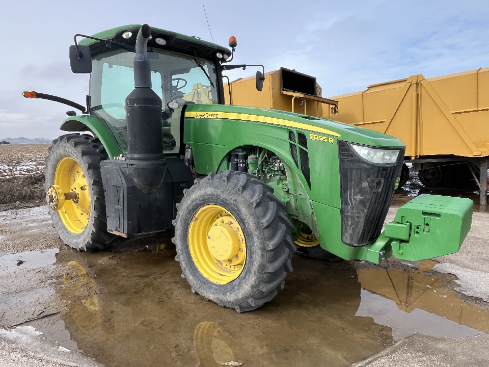 2015 John Deere 8295R