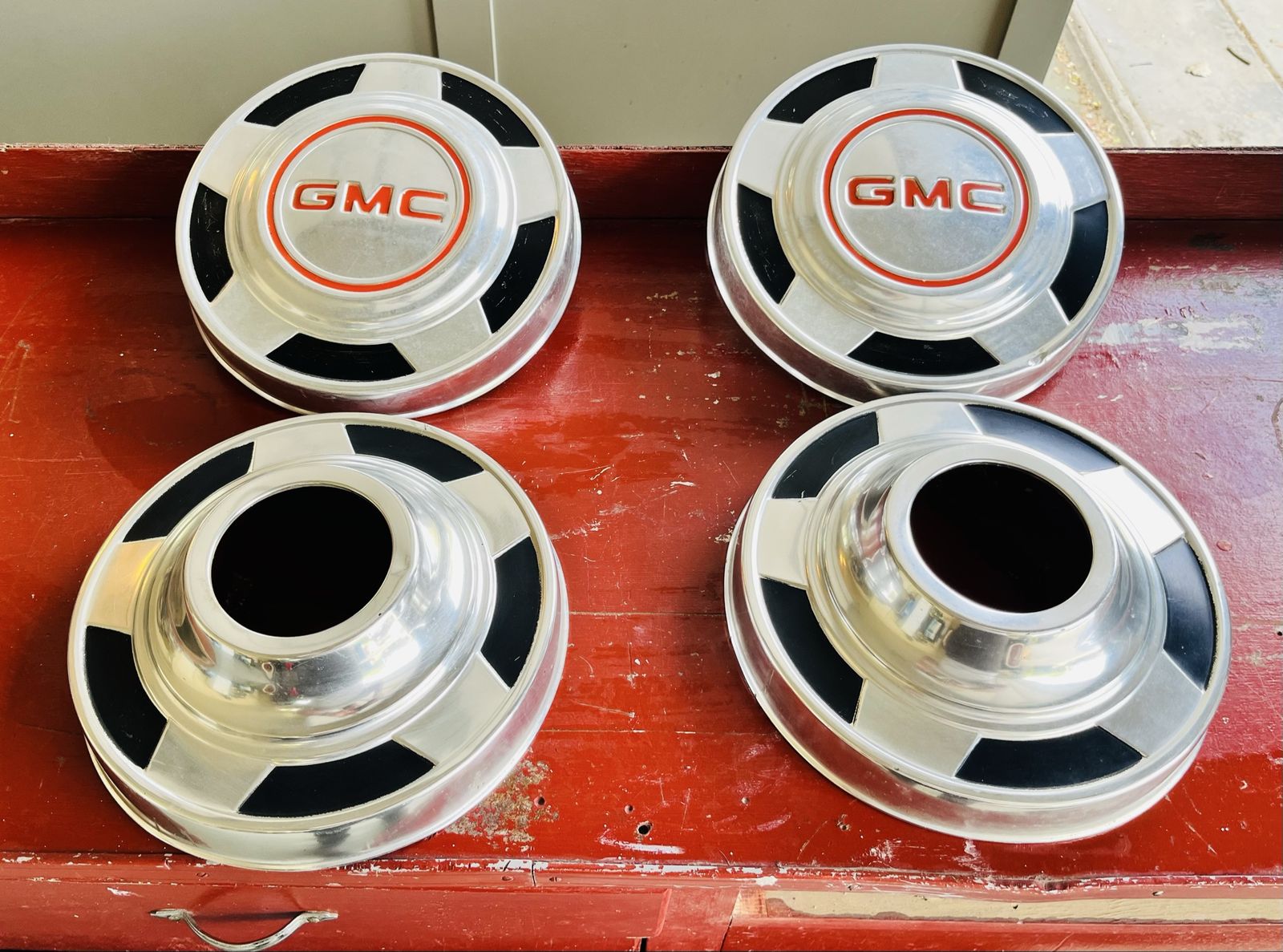 GMC Deep Dish OEM Hubcaps