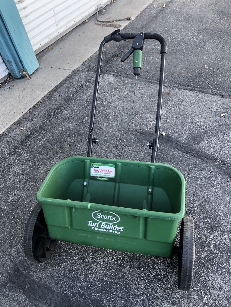 Scotts Fertalizer Spreader