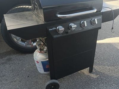 Char-Broil Advantage 4-Burner Gas Grill - Black with Side Tables