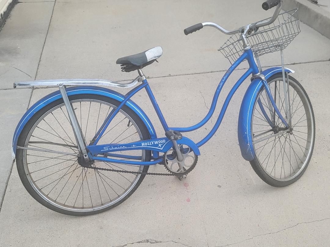 Schwinn vintage 1960    2- original blue bikes