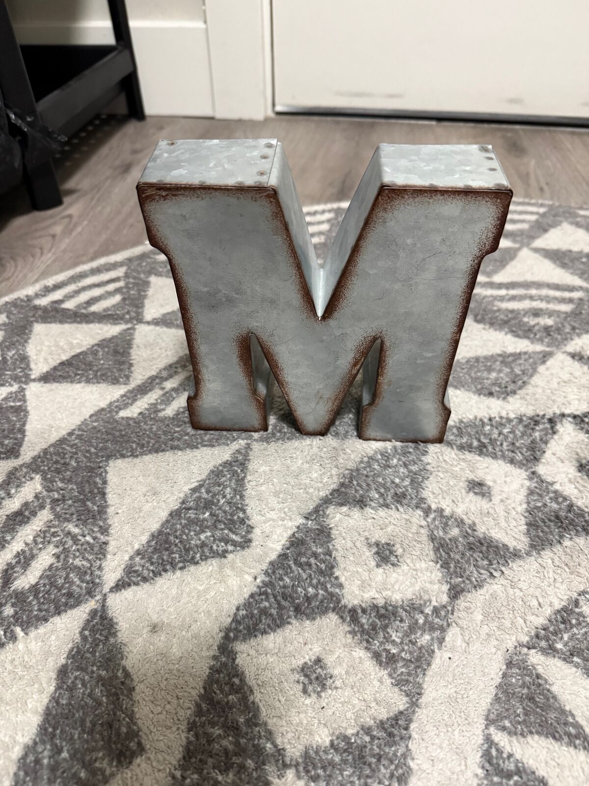 Tin Letter M