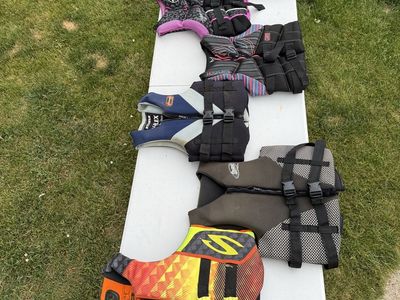 Life Vests / Jackets ADULT