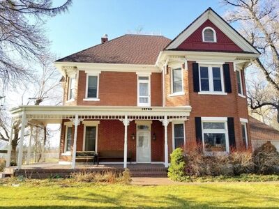 Looking For Roommates!