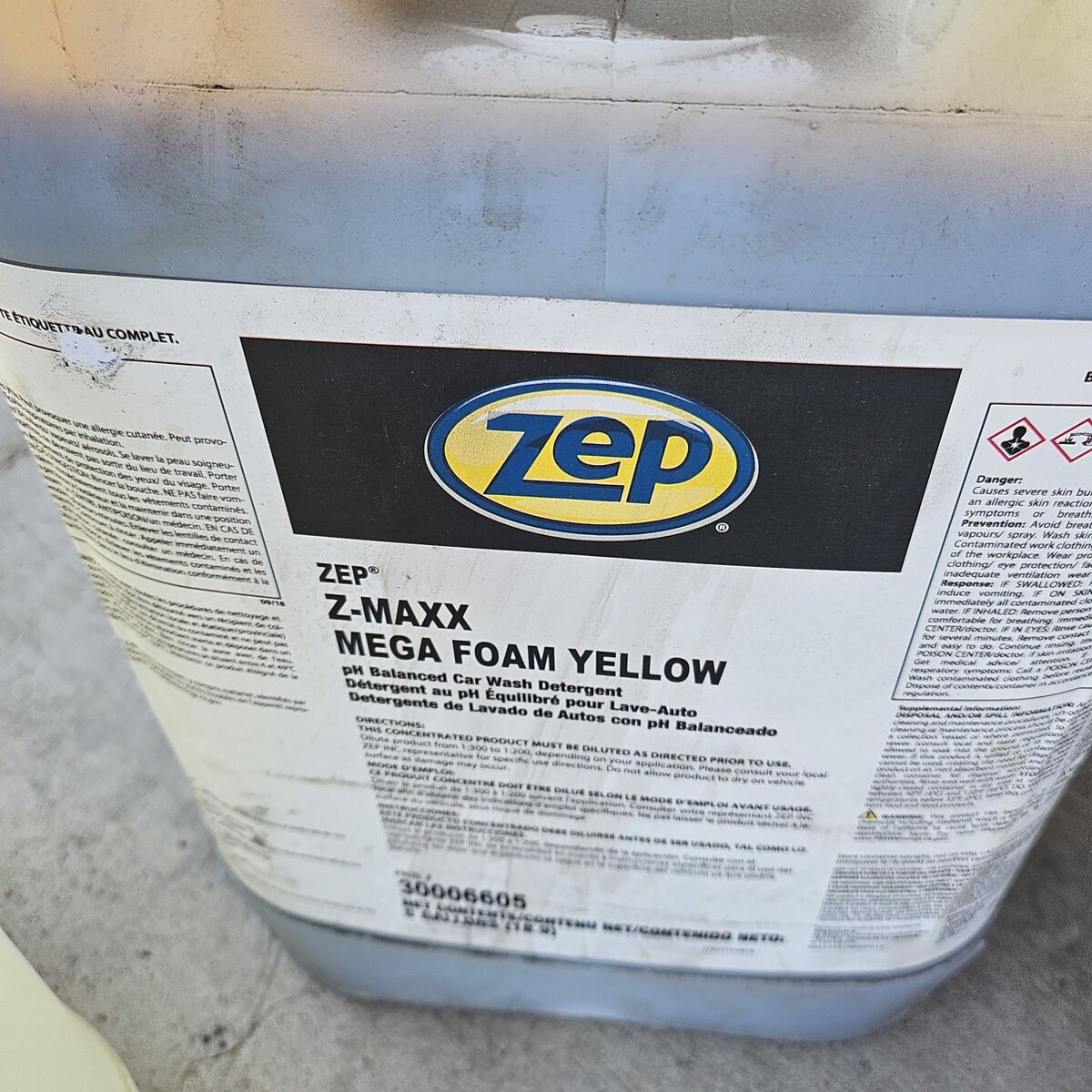 Zep Z Maxx Yellow Foam Car Wash Cleaner