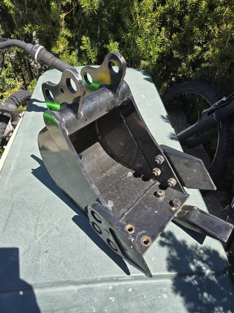 Main image 8